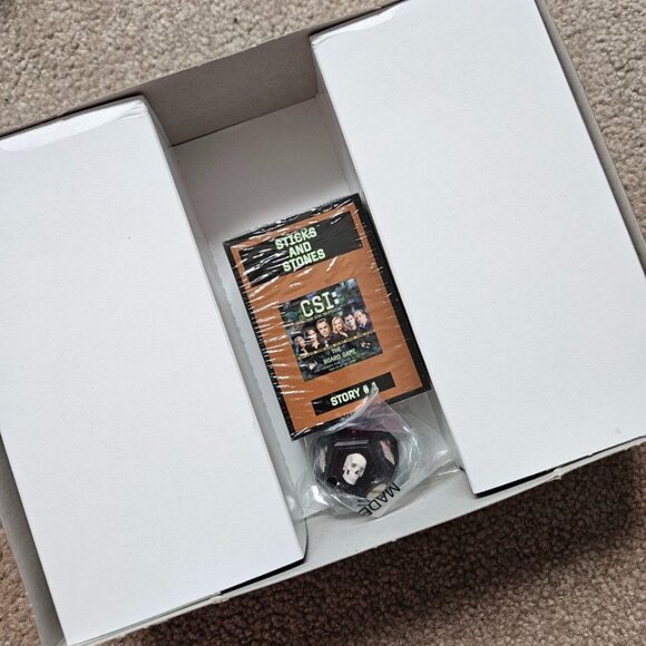 CSI: Crime Scene Investigation - 4 New Crime Stories - Board Game 2004 - Picture 4 of 12